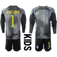Dětský Fotbalový dres Brazílie Alisson Becker #1 Brankářské MS 2022 Domácí Dlouhý Rukáv (+ trenýrky)